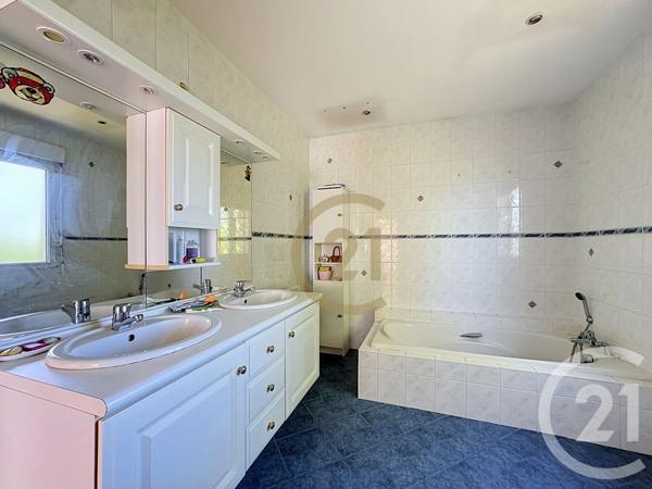 Maison à vendre  6 pièces - 133 m 2   GENEVREUILLE  - 70
