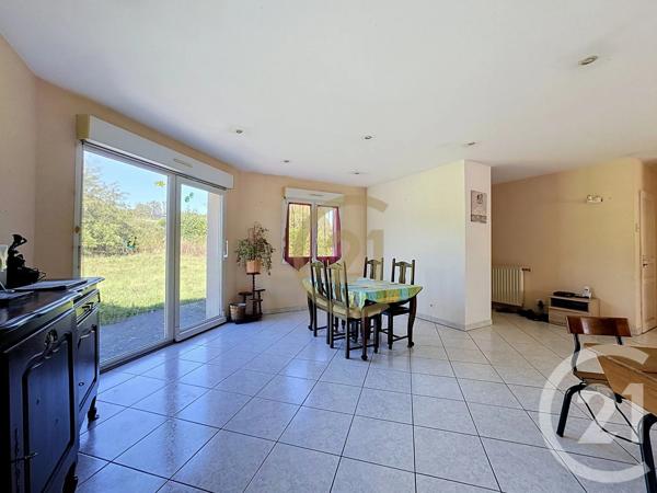 Maison à vendre  6 pièces - 133 m 2   GENEVREUILLE  - 70
