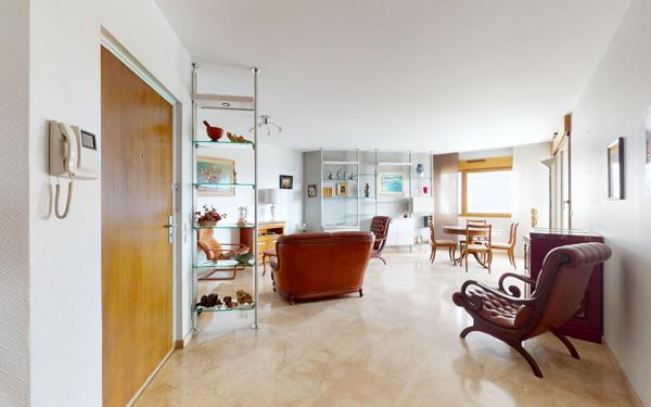 Appartement à vendre    3 pièces • 82 m2 Bron