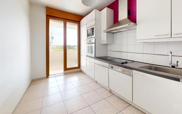 Appartement à vendre    3 pièces • 82 m2 Bron