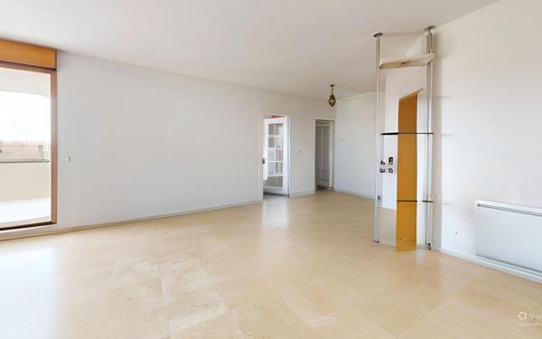 Appartement à vendre    3 pièces • 82 m2 Bron