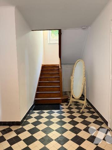 Certaines maisons ont ce supplément d'âme que l'on perçoit dès les premiers instants. Celle-ci ...