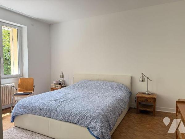 Certaines maisons ont ce supplément d'âme que l'on perçoit dès les premiers instants. Celle-ci ...