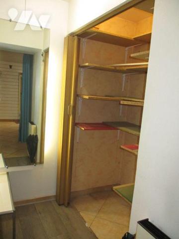 Ensemble immobilier mixte propose une cellule commerciale de 60 m² et appartement duplex au 1er...