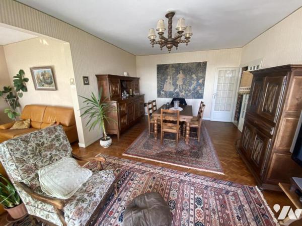 ANGERS – Quartier Arboretum  Grand T4 lumineux de 112 m² avec balcon, garage et cave**