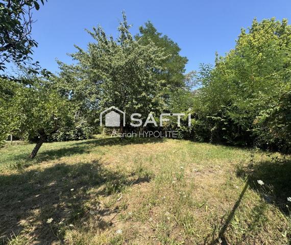 Terrain de 501 m2, clôturé sur 3 côtés