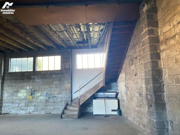 A vendre, à Mauriac (CANTAL), en plein coeur de la ville, à proximité immédiate des commerces e...