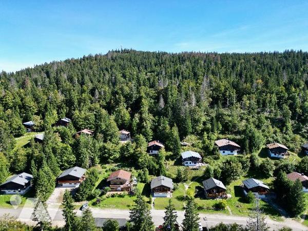 PREMANON, Quartier Jouvencelles, chalet rénové avec terrain de 642 m².