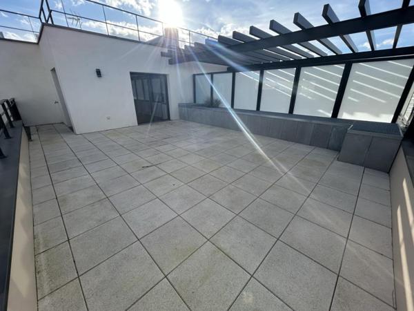 Location Appartement 4 pièces 98 m² - Courbevoie 92400