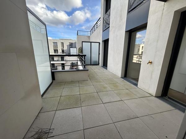 Location Appartement 4 pièces 98 m² - Courbevoie 92400