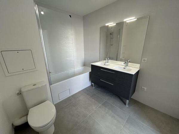 Location Appartement 4 pièces 98 m² - Courbevoie 92400