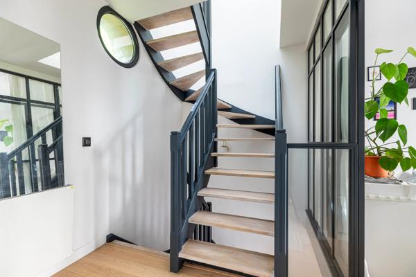 Maison
         4 pièces
        - 97 m² Exclusivité 700 000 € *