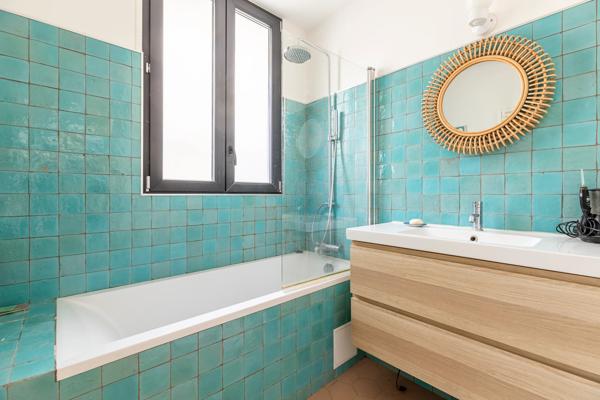 Maison
         4 pièces
        - 97 m² Exclusivité 700 000 € *