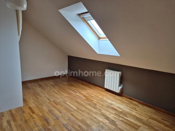 Fermette rénovée 200m² offrant 6 chambres + 1 bureau