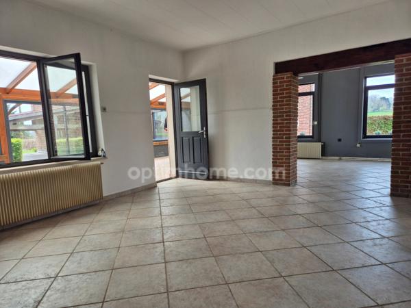 Fermette rénovée 200m² offrant 6 chambres + 1 bureau