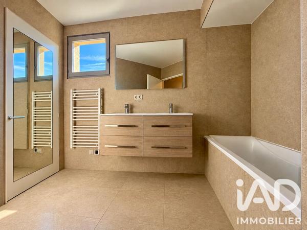 Appartement à vendre 5 pièces 118 m² Saint-Julien-en-Genevois