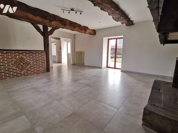 GEVEZE - Ancien manoir rénové, 145 m² hab. avec garage terrain de 1685 m² env.