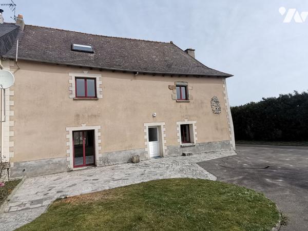 GEVEZE - Ancien manoir rénové, 145 m² hab. avec garage terrain de 1685 m² env.