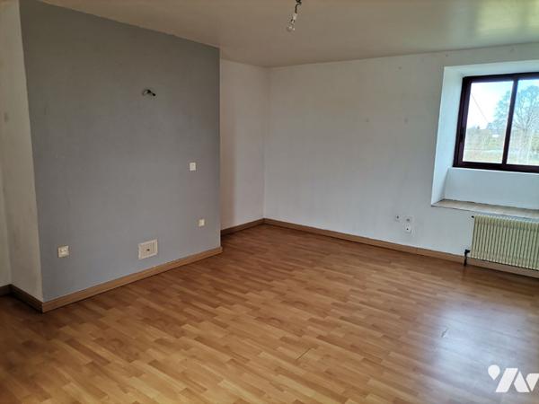 GEVEZE - Ancien manoir rénové, 145 m² hab. avec garage terrain de 1685 m² env.