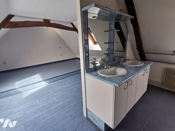 GEVEZE - Ancien manoir rénové, 145 m² hab. avec garage terrain de 1685 m² env.