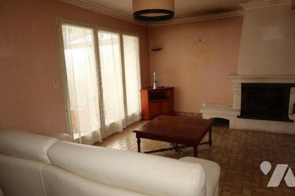 CROZON-MORGAT - A 700 m environ de la plage du Porzic - Maison comprenant : entrée, cuisine, sa...