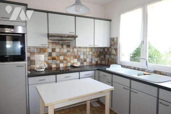 CROZON-MORGAT - A 700 m environ de la plage du Porzic - Maison comprenant : entrée, cuisine, sa...