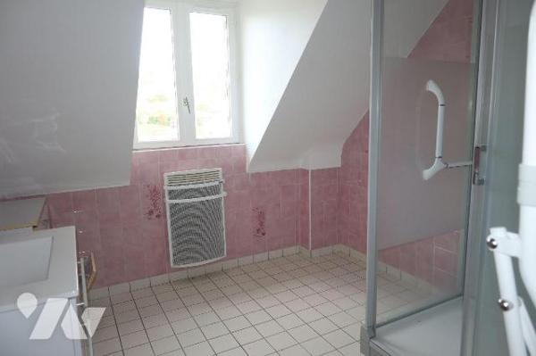 CROZON-MORGAT - A 700 m environ de la plage du Porzic - Maison comprenant : entrée, cuisine, sa...