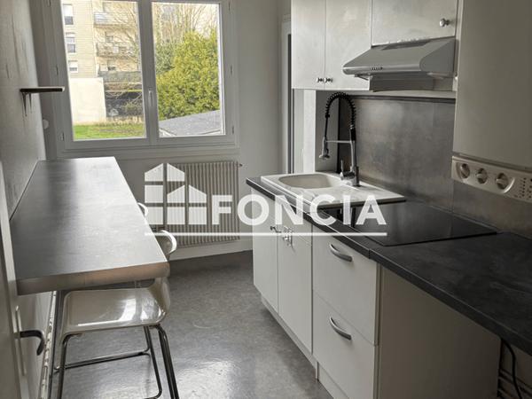 Location Appartement 4 pièces 68 m² - 52 AVENUE PATTON Angers 49000