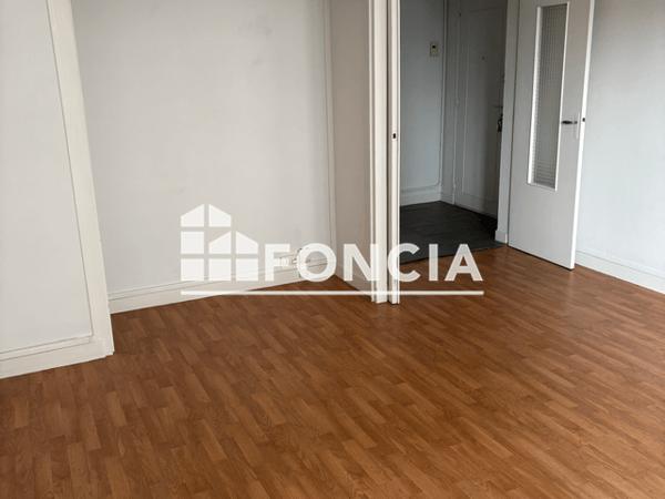 Location Appartement 4 pièces 68 m² - 52 AVENUE PATTON Angers 49000