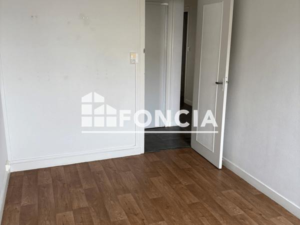 Location Appartement 4 pièces 68 m² - 52 AVENUE PATTON Angers 49000
