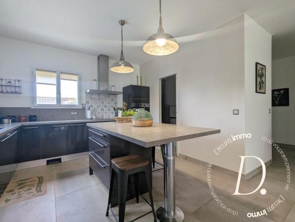 villa contemproraine 120 m² avec piscine
