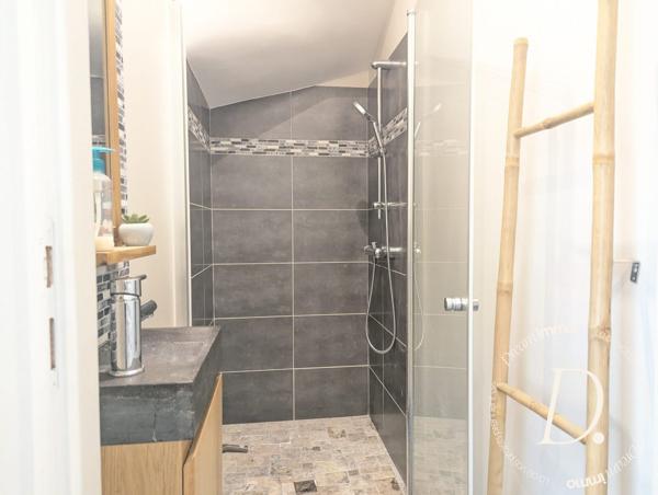 villa contemproraine 120 m² avec piscine