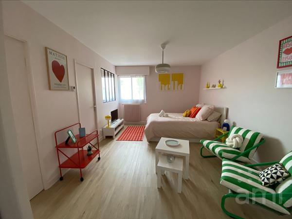 LE BOUSCAT-STUDIO MEUBLE