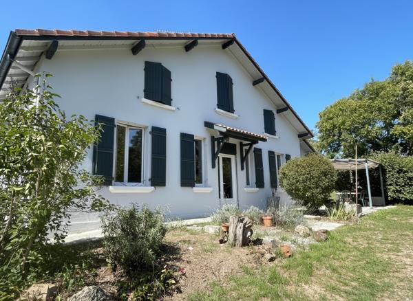 Ancienne métairie rénovée sur terrain 7326m²
