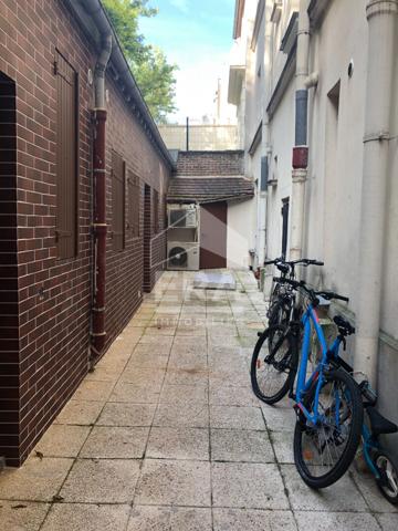 Local d'activité Paris 79,10 m2