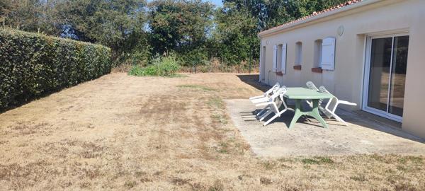 À vendre à Saint-Michel-Chef-Chef (44) : maison de plain pied 4 pièces avec 3 chambres et un garage