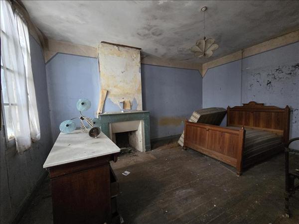 Maison à vendre |  Saint-Médard-de-Guizières |  8 pièces | 419 m²