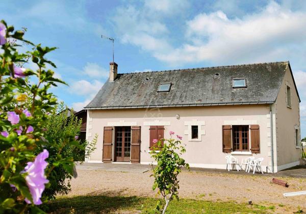 Longère restaurée avec charme, jardin et garage  Centre de Morannes