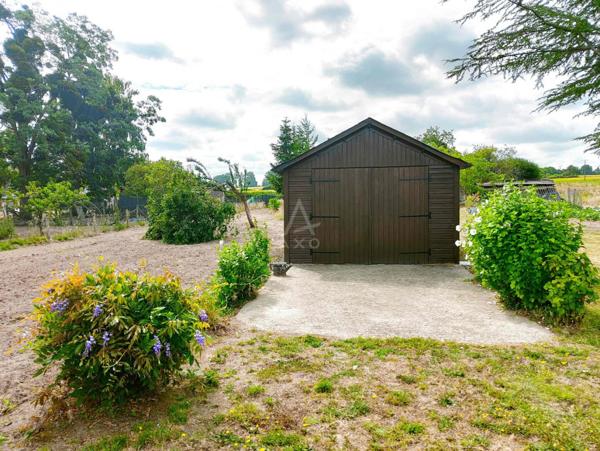 Longère restaurée avec charme, jardin et garage  Centre de Morannes