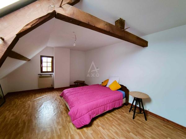 Longère restaurée avec charme, jardin et garage  Centre de Morannes