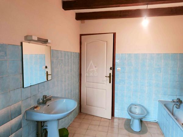 Longère restaurée avec charme, jardin et garage  Centre de Morannes