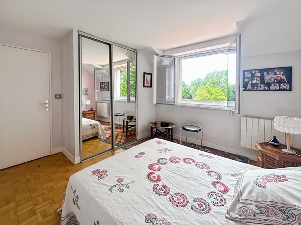 Maison 6 pièces, parfait état, Aucun vis-à-vis, Coulée Verte, Garage, RER C, DPE D.