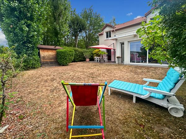 Maison 6 pièces, parfait état, Aucun vis-à-vis, Coulée Verte, Garage, RER C, DPE D.
