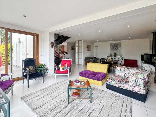 Maison 6 pièces, parfait état, Aucun vis-à-vis, Coulée Verte, Garage, RER C, DPE D.