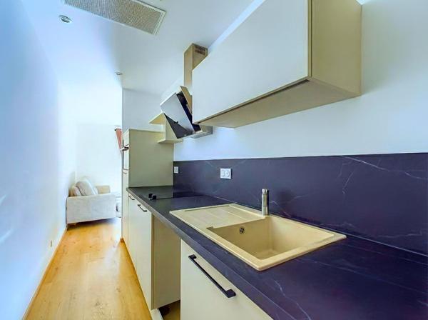 Vente Appartement 2 pièces et garage résidence récente Saint Florent