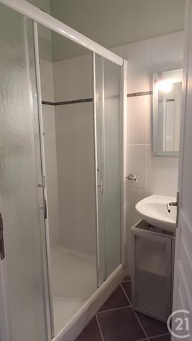 Appartement F5 à vendre  6 pièces - 157 m 2   SAINTES  - 17
