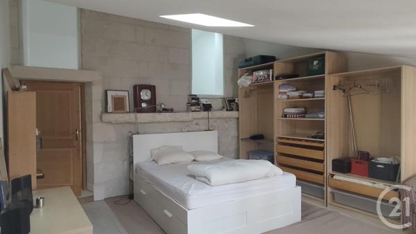 Appartement F5 à vendre  6 pièces - 157 m 2   SAINTES  - 17