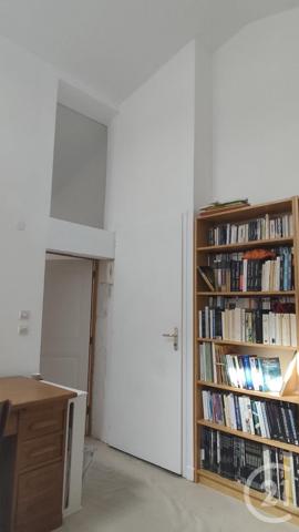 Appartement F5 à vendre  6 pièces - 157 m 2   SAINTES  - 17