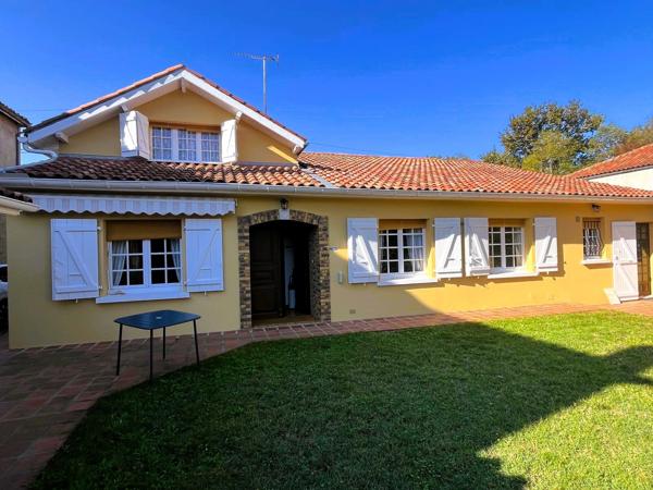 PLAISANCE(32), BELLE MAISON RENOVEE 130m2 par artisan+ APPARTEMENT (ou local) 42m2, jardin clos 650m2, garage, atelier, au calme, commerces à pied ! SANS TRAVAUX