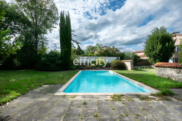 Maison 5 pièces - 250 m²